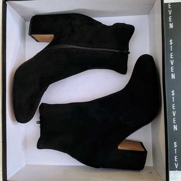 Steve Madden Black Suede Booties Size 8 - Picture 4 of 8